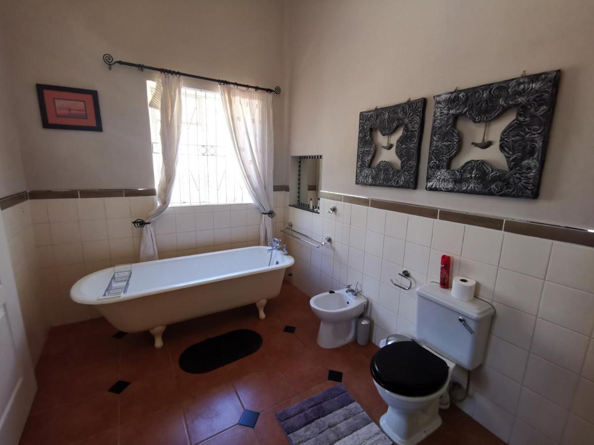 Lucolo Palace B&B Aliwal-Noord Buitenkant foto